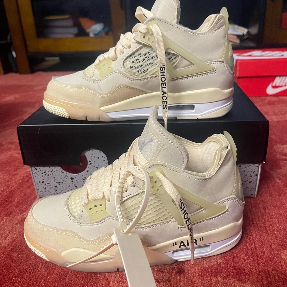 Off-White x Wmns Air Jordan 4 Retro SP 'Sail'.